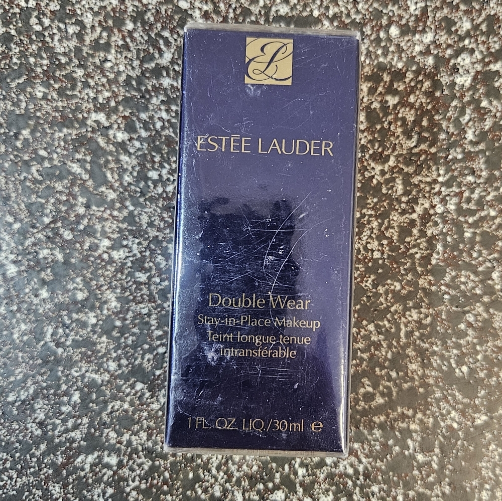 Estée Lauder Double Wear Foundation 1N0 unopened